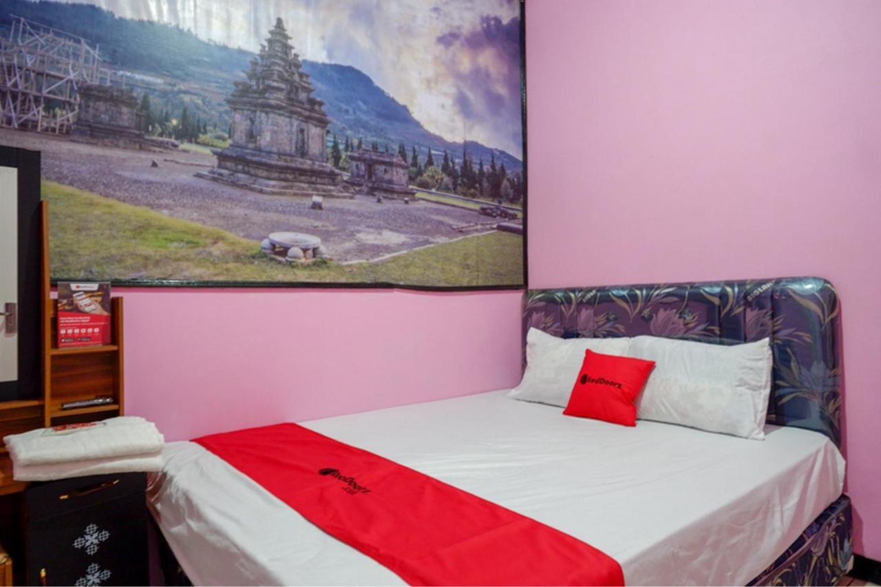 Reddoorz Syariah Near Telaga Warna Dieng Diyeng Esterno foto